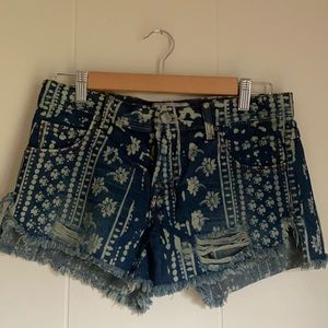 Free People, Size 25, Distressed denim , Shorts